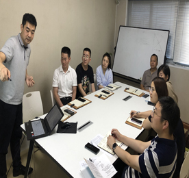 2020年8月28日下午，江苏777盛世国际集团党支部会议在777盛世国际集团会议室召开。江苏777盛世国际集团党支部书记？莆，党支部成员曹丽红、秦恒博、柯尊华、吴慧娟，预备党员汪言，入党积极分子周文金出席本次会议。